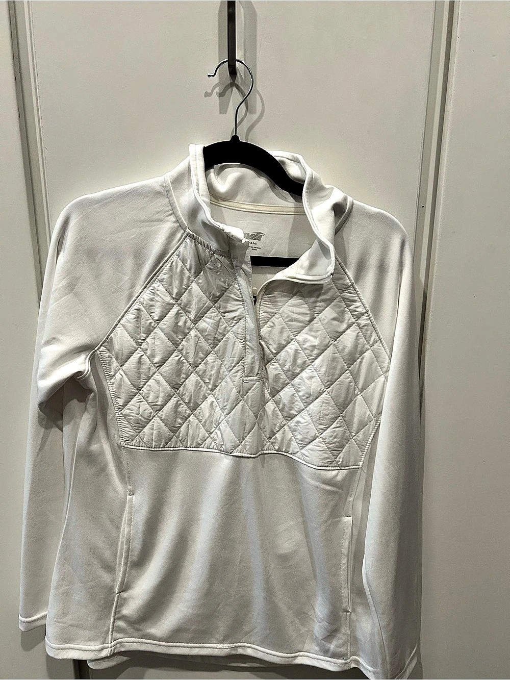 Avia White Long Sleeve Pullover Size Large Like New